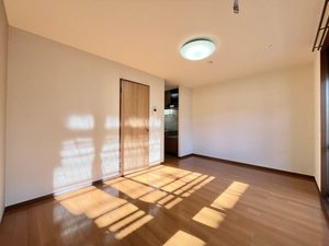 リべルテ・ドミール B102号-2