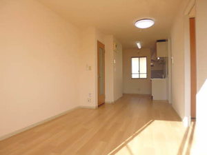 シプレーヌ大村 A201号-8