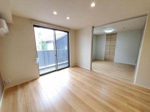 パラドール 0102号-2