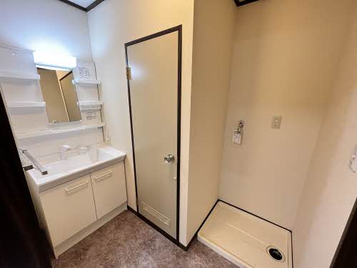 クレセントモール E202号-9