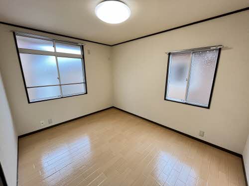 クレセントモール E202号-11