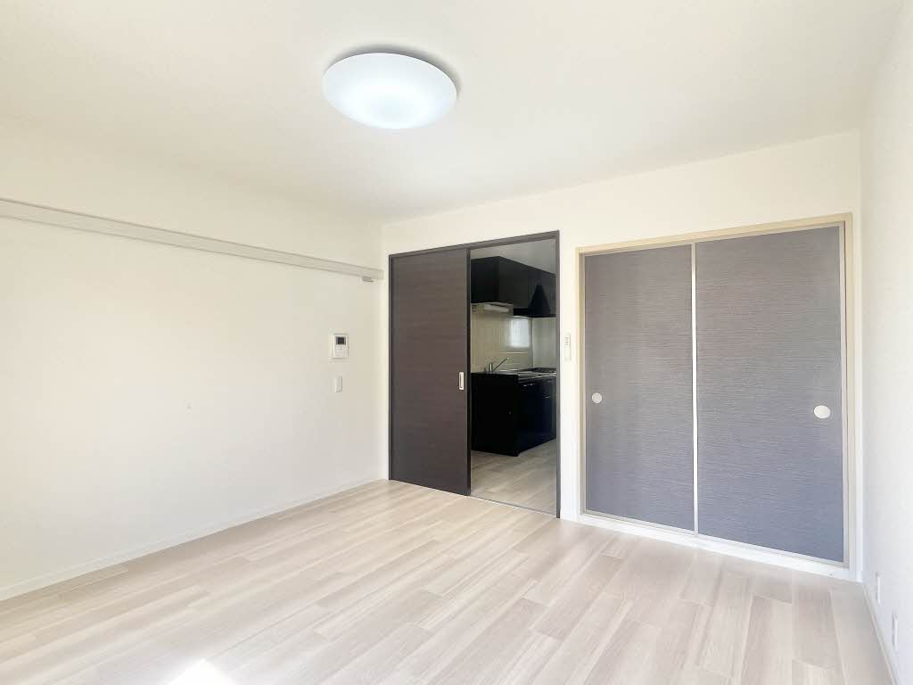 サーティーンガーデン B102号-3