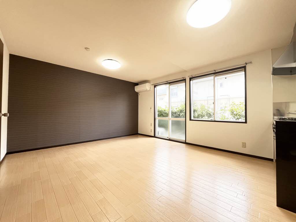 カーサ江島 B102号-2