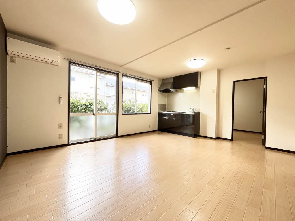 カーサ江島 B102号-3