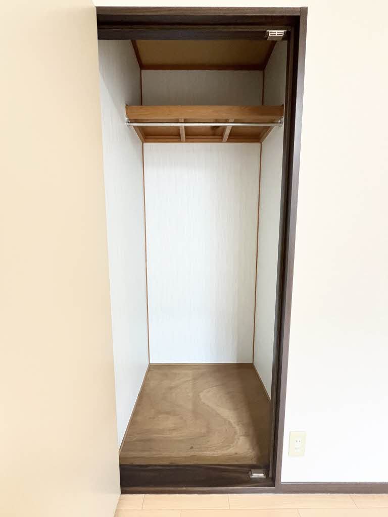 カーサ江島 B102号-9