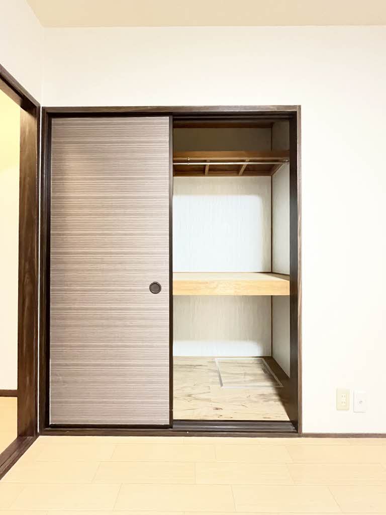 カーサ江島 B102号-11