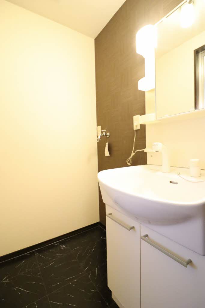 カーサ江島 C102号-6