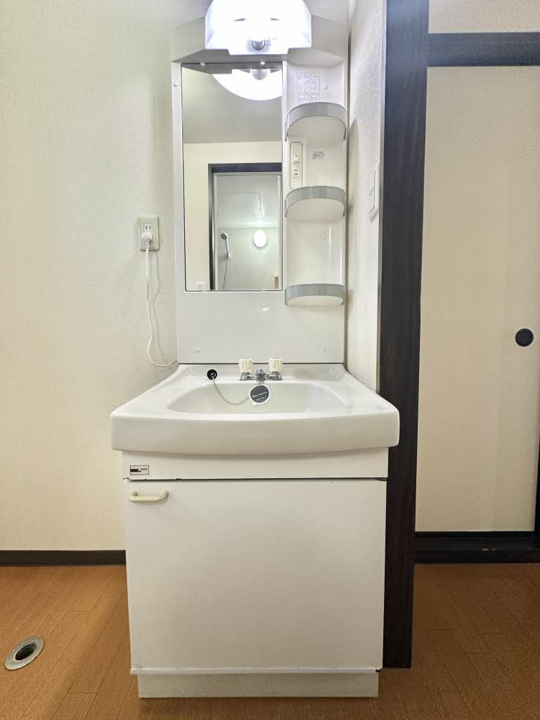 Ｔ．Ｔ．ＨＯＵＳＥ B203号-8
