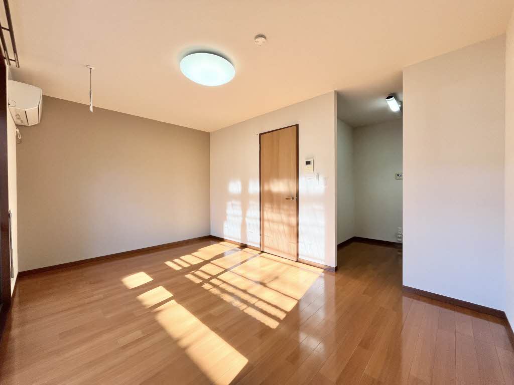 リべルテ・ドミール B102号-3