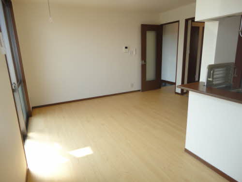 ドミールゆうひがおか C101号-3