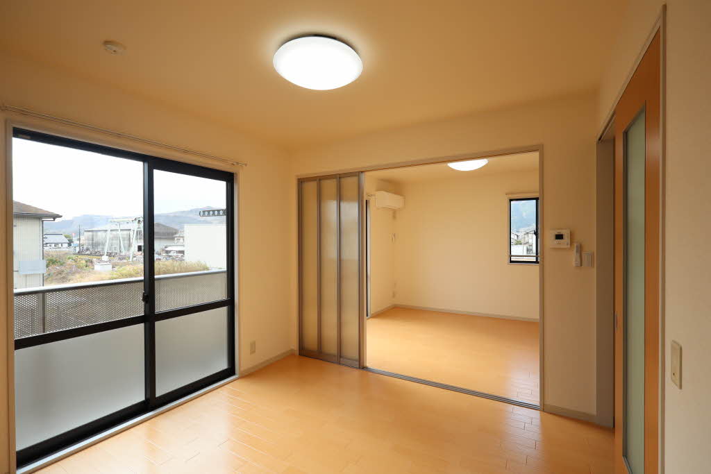 グリーンコート E202号-5