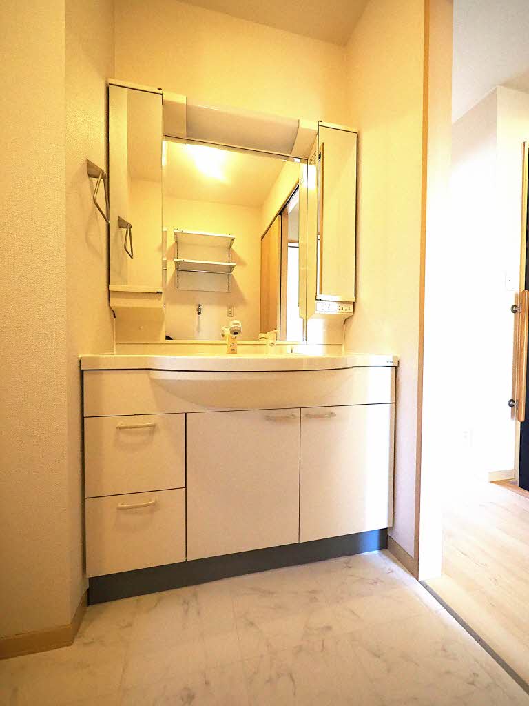 ニューディアス中根 0102号-8