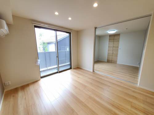 パラドール 0102号-2