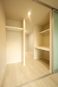 パラシオン日永 C202号-8