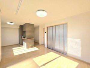 ブライト　ステージ A102号-3