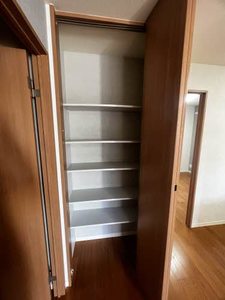 ヴィラ・アイリス B102号-6