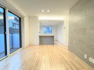 フリズリー芳斉 0102号-3