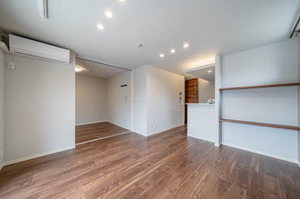 リオリエント三里 0102号-2