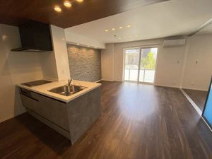 Ｔ‘Ｓ　スクエアⅡ 0101号-2