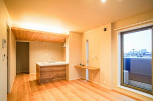 レフィシア堀川小泉 0201号-2