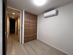 Crown Residence Ⅰ-8