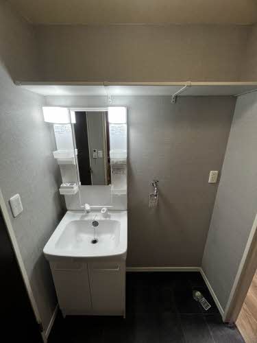 グランメール大坂 C101号-7