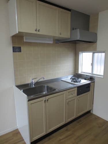 ファミール幸 E201号-3