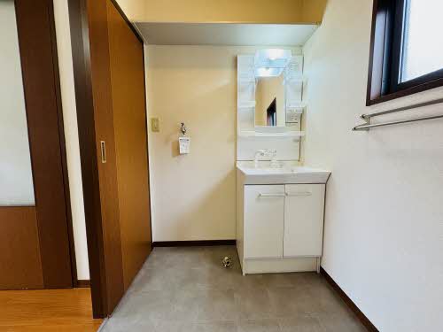 コンフォールハイツ瀬戸 C201号-9