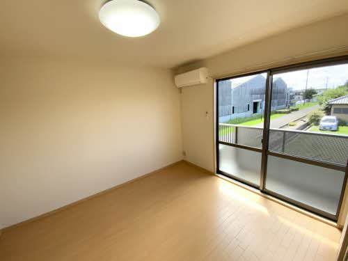 メゾン・ド・ソレイユ C201号-4