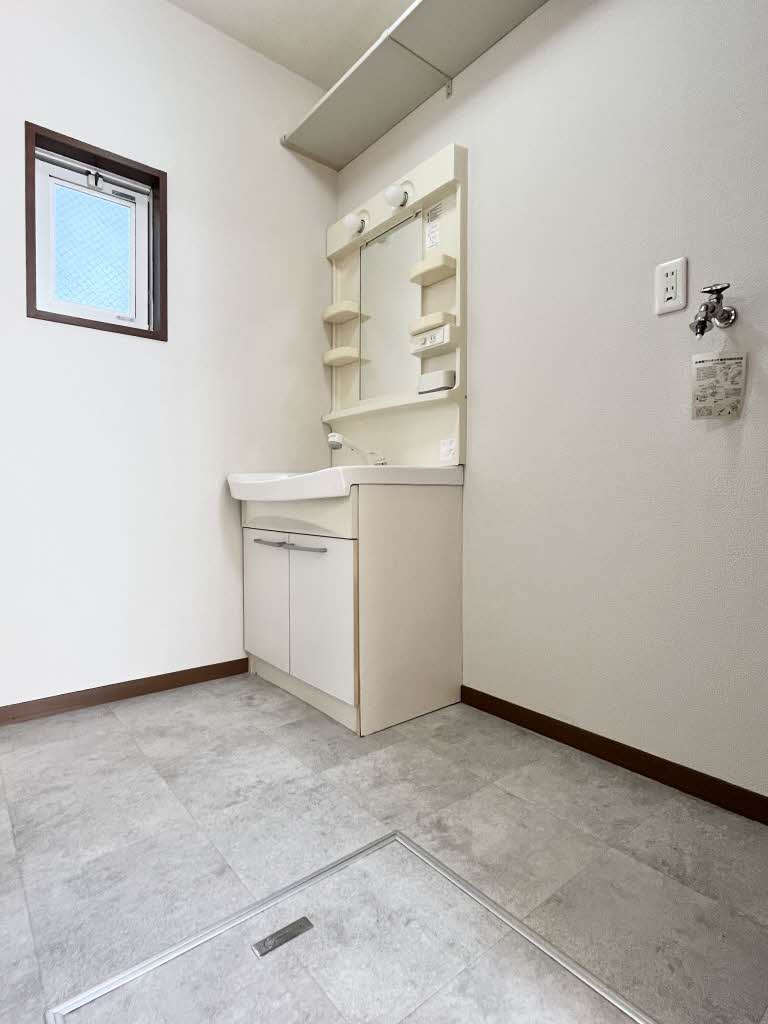 ストロベリーフィールズ A102号-8