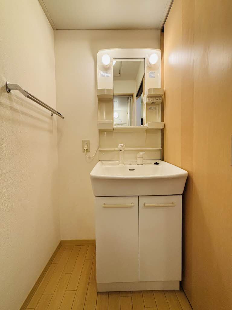 フォーエバー吉澤 A102号-11