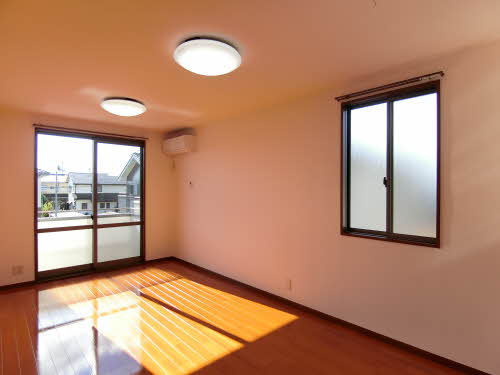 メゾンドルミエール A201号-2