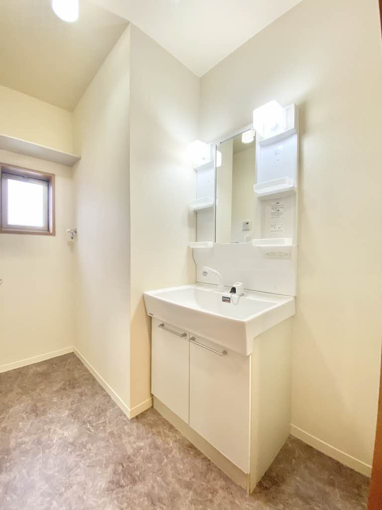 ヴィラ・アイリス A202号-11