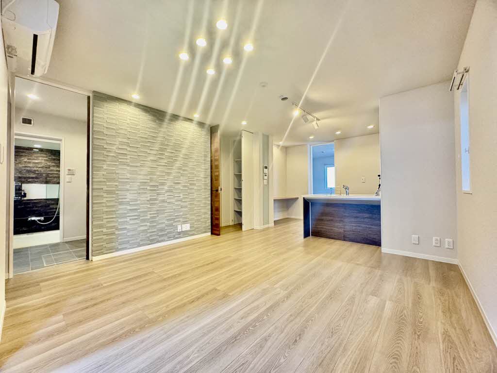 Ａｍｂｉｃｉａ東草深 0102号-2