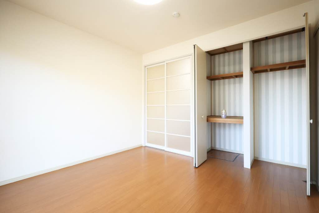 セントレージ伊倉 0102号-6