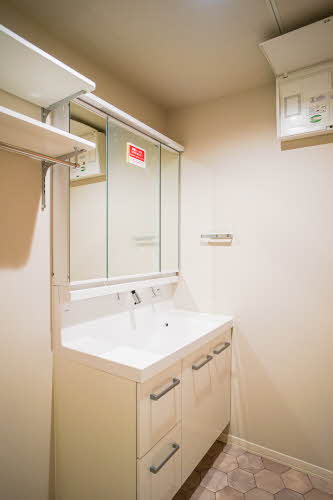 レフィシア堀川小泉 0202号-6