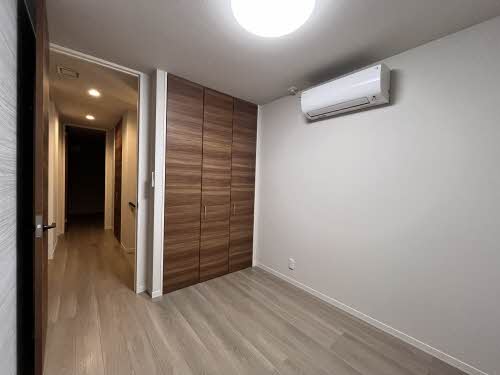 Crown Residence Ⅰ-8