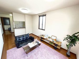 パインクレスト A201号-2