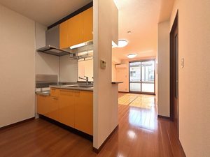 パインクレスト A203号-2