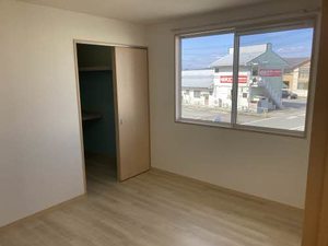 ファミーユスズキ F201号-8