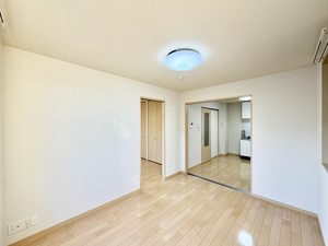 チャーリーズ B102号-2