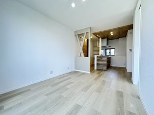 シャーメゾンハンバ C201号-2