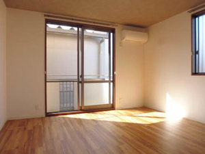 イーストパーク B102号-2