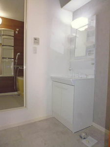 イーストパーク B102号-4