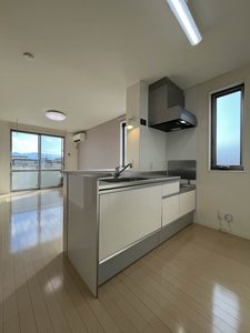 シャーメゾン秋和 0201号-2