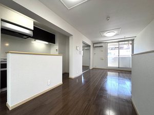ヒルズ桜坂 402号-3