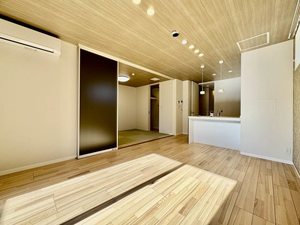 Ｐｒｏｍｅｎａｄｅ西草深 0102号-2