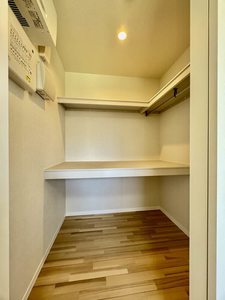 Ｐｒｏｍｅｎａｄｅ西草深 0302号-9