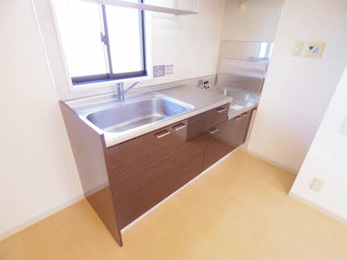 ピースフル愛宕 F202号-4