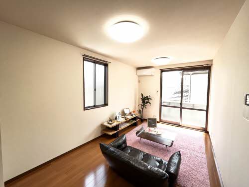 パインクレスト A201号-3